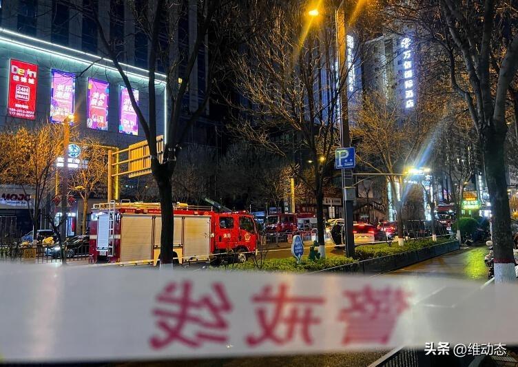 太原一建筑火灾致3死23伤，火势3分钟窜至楼顶

昨日晚间，山西太原市小店区亲贤