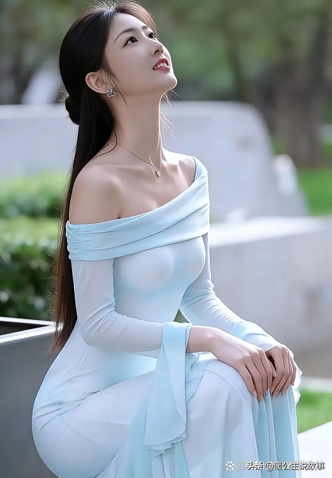 穿淡蓝色纱裙的美女写真