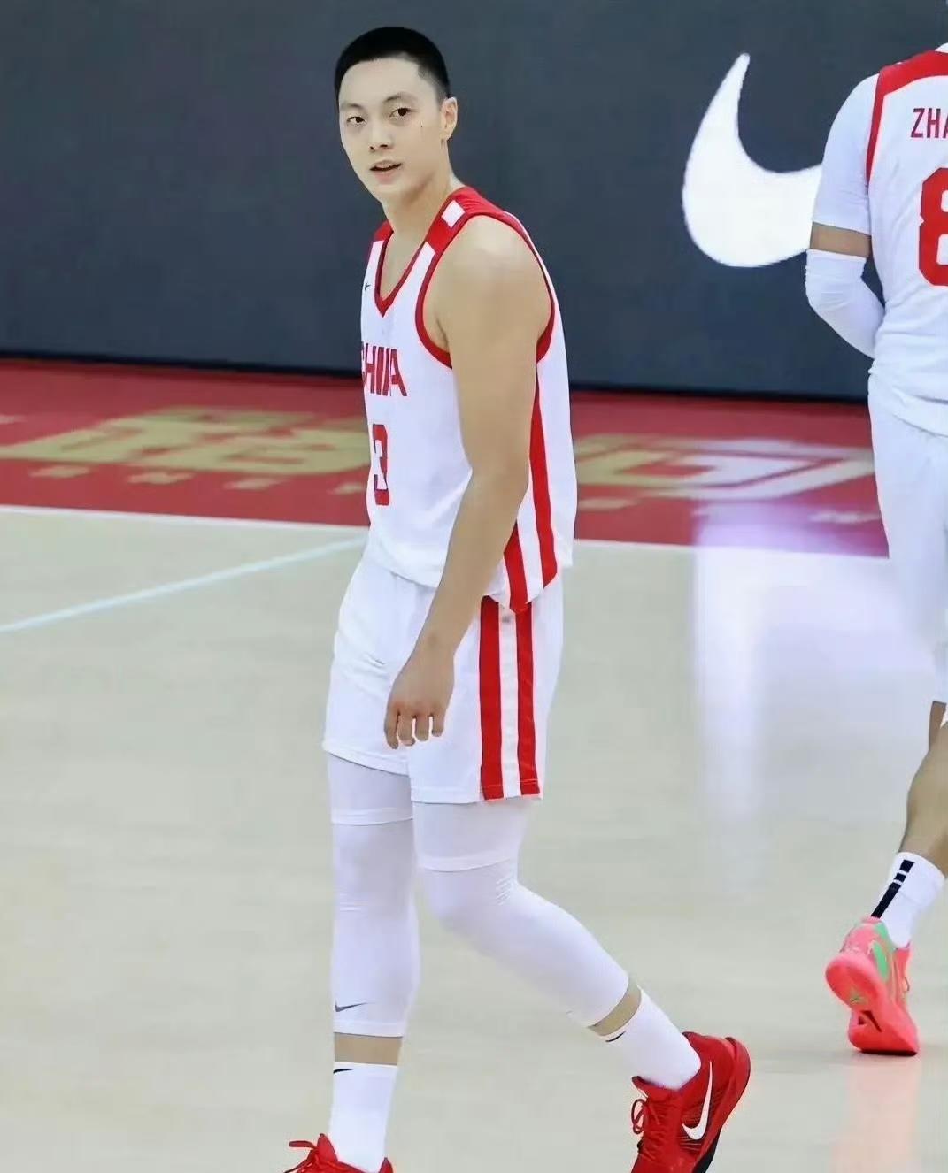 一败再败！中国男篮76-90再次不敌韩国，一战打出了3个无可争议的事实！

1.