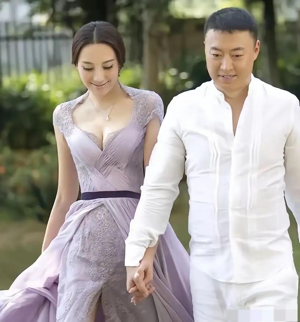 国乒女队主教练马琳也是事业爱情双丰收，前妻是北电毕业的张宁益，结婚一年后两人离婚