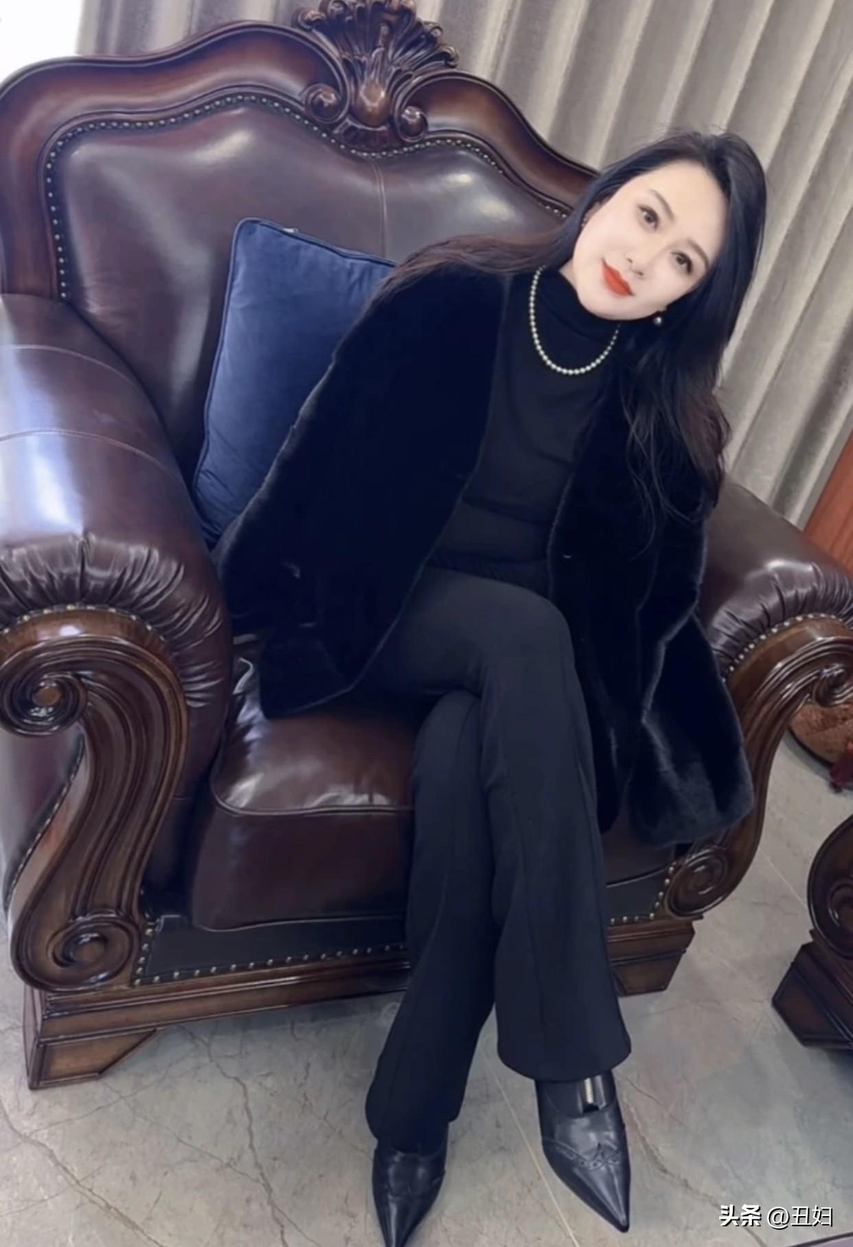 女人内在美和外在美哪个更重要内在美可使女性在长期相处中更吸引人。