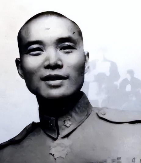 1962年，军统大特务沈醉分配到政协，月薪100元，抬头一看新领导，竟是当年被他