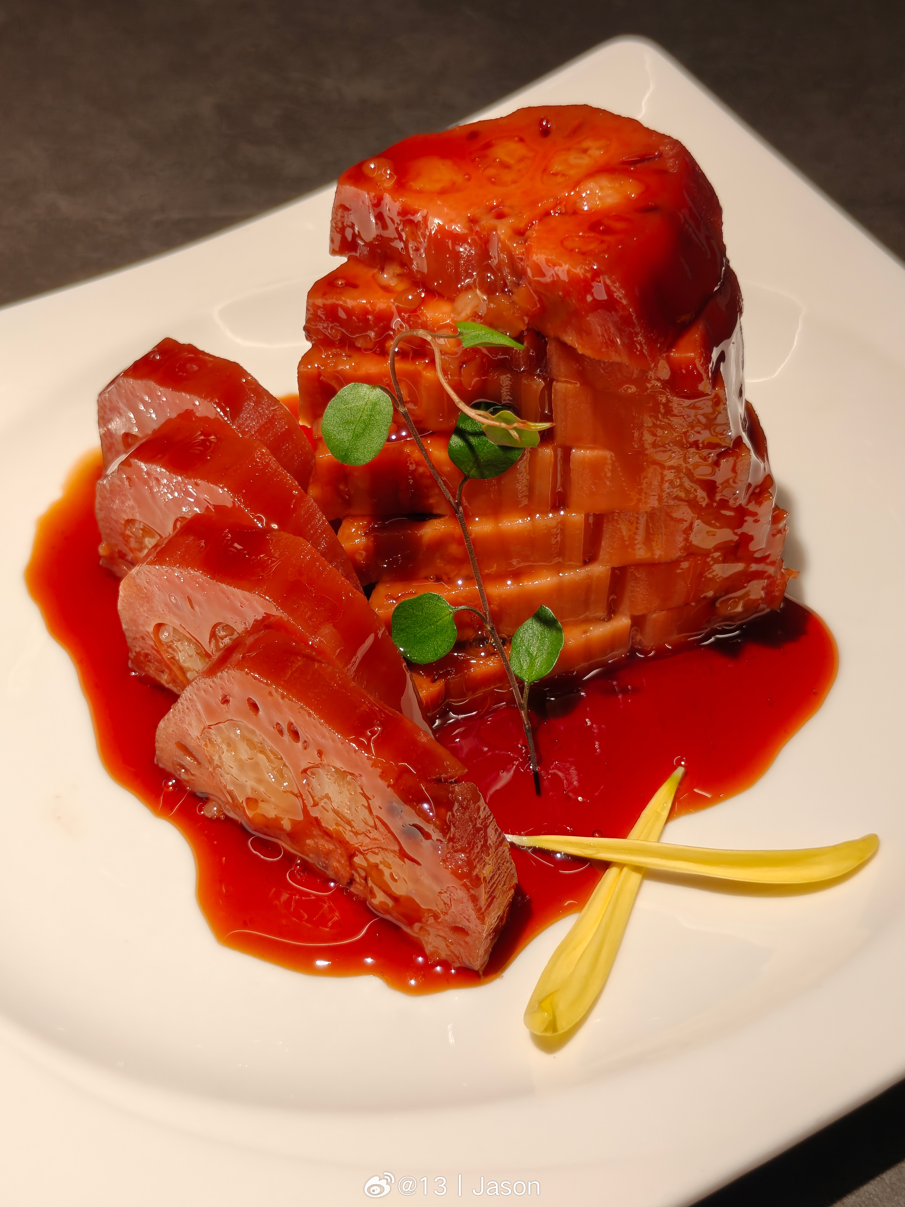 大意了，不应该在广州考虑吃「杭州菜」的。只有清蒸鲈鱼还行，「北京烤鸭」和「红烧狮