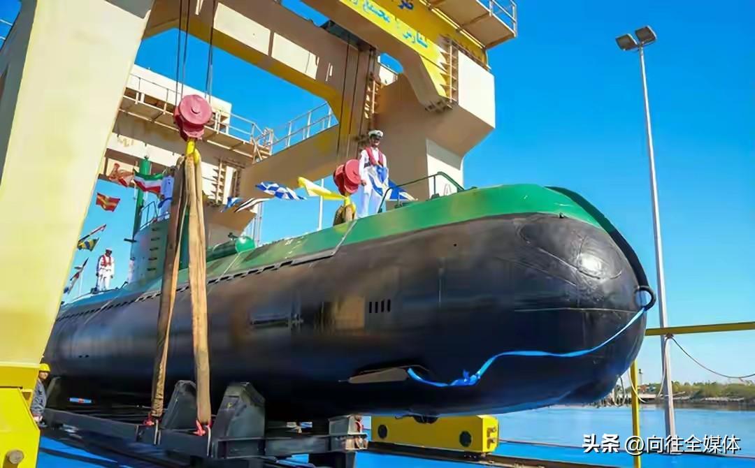 美军最怕的来了！伊朗28艘潜艇完好，6000枚水雷布下死局，霍尔木兹海峡彻底封死