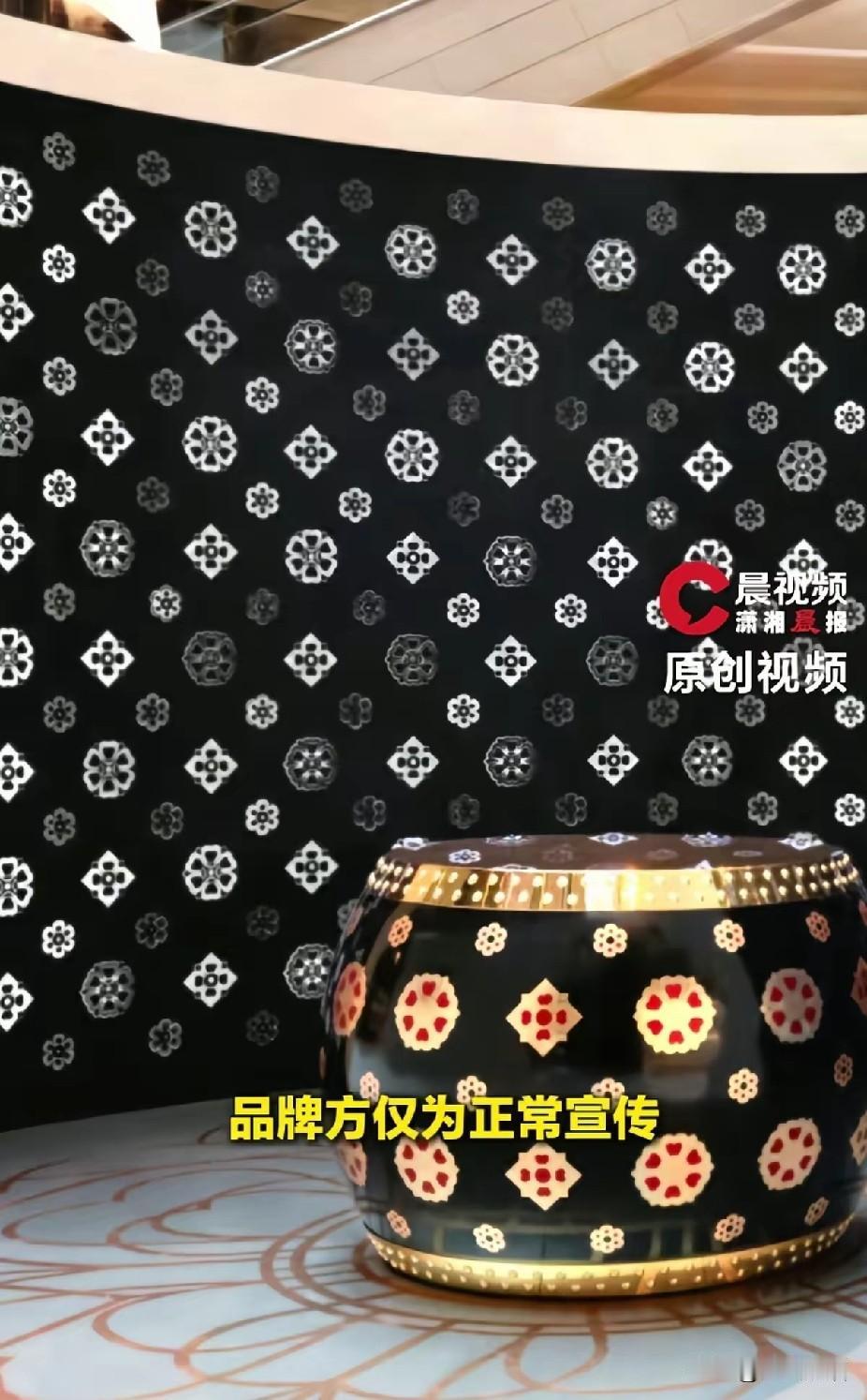 这事看着太解气！
上海港汇恒隆最近热闹非凡，不是因为LV门店有什么活动，是因为对