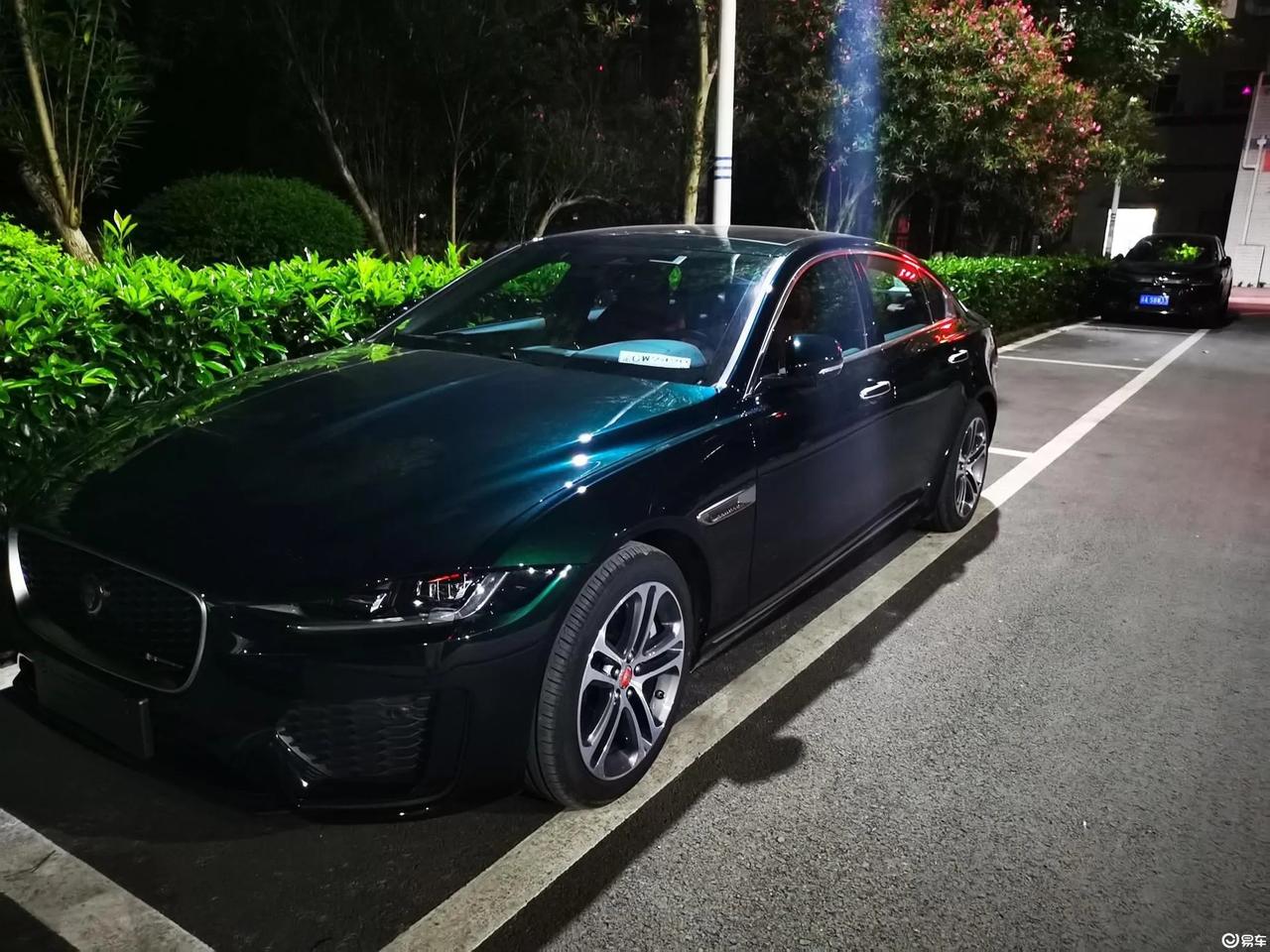 【车主：意料之外的大空间，后排特别宽敞。】
捷豹XEL 2021款2.0T 25