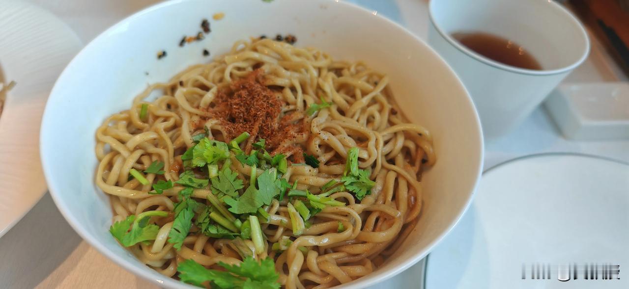到了泰州
就必须吃早茶，据说可以和广东早茶pk
今早我是不是吃个饭有点多[笑哭]