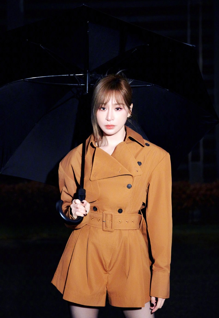 “看着我的眼睛 诉说你的爱意”王心凌🤎氛围感