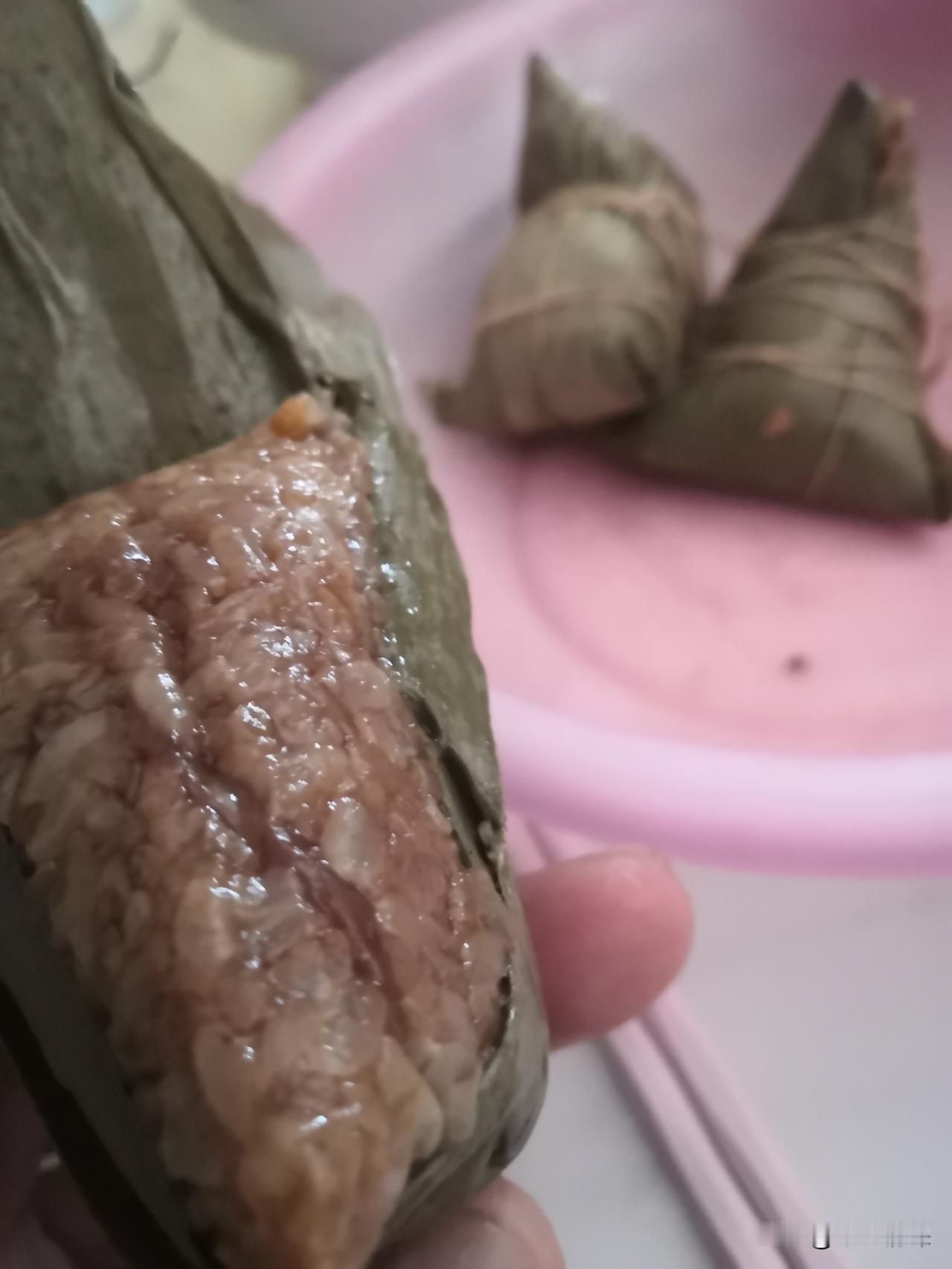 青白江的粽子。
端午节来了，粽子也是一个美丽的传说。
吃的最多的一次粽子，那就是