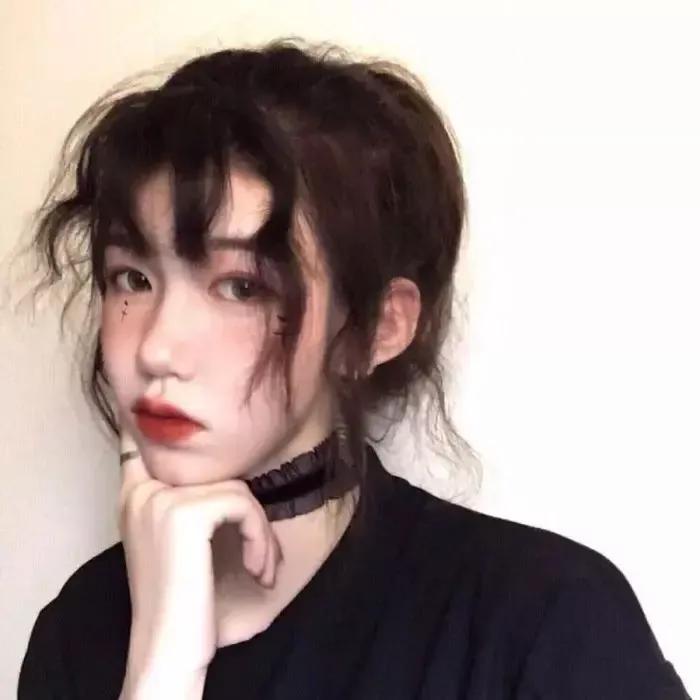 红唇黑发，哥特风少女，神秘又迷人暗黑哥特风美女 哥特女王风 哥特玫瑰女孩 哥特女