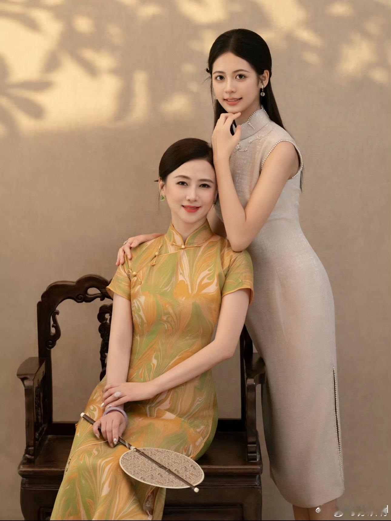 翁虹女儿高中毕业我很早就关注了水晶的小红书，因为她总是分享一些减脂轻食菜谱，比较
