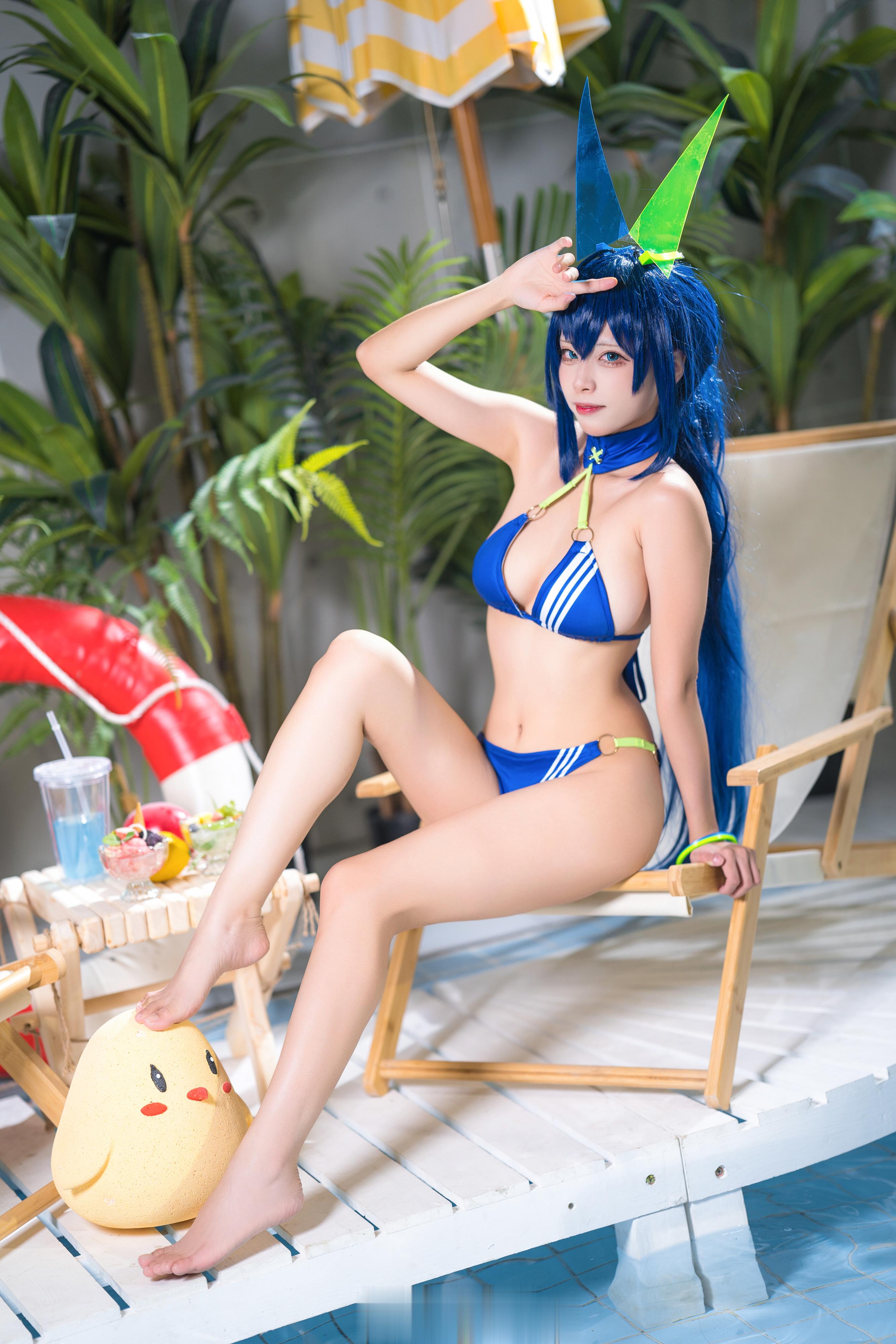 #碧蓝航线##cos# “Honey喜欢这身衣服吗～”🌴大图见讠平✨ ​​​