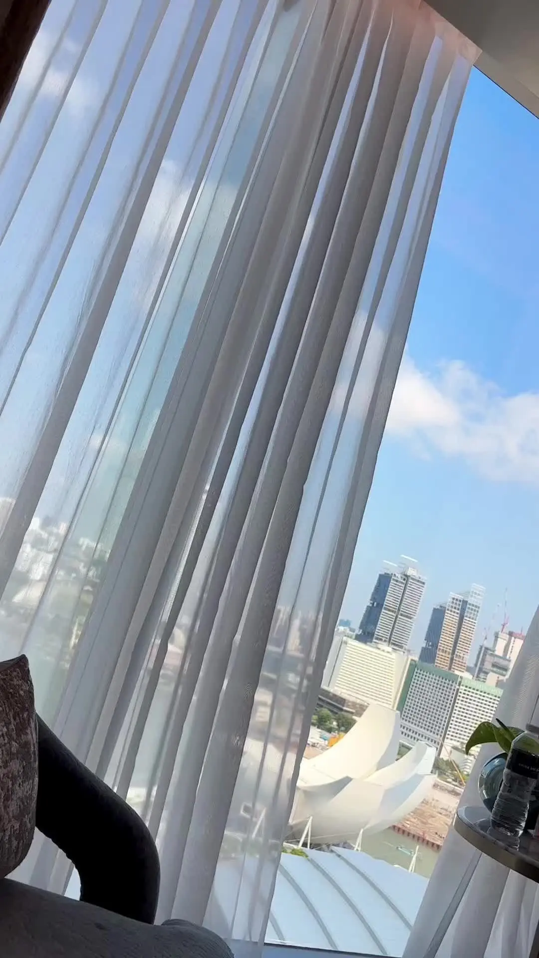 幸福的秘诀是 拥有苹果时 只在意苹果