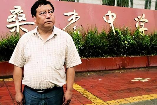 2008年汶川地震后，叶志平被许多人怀疑是“历史上最有可能的穿越者”。因为在汶川