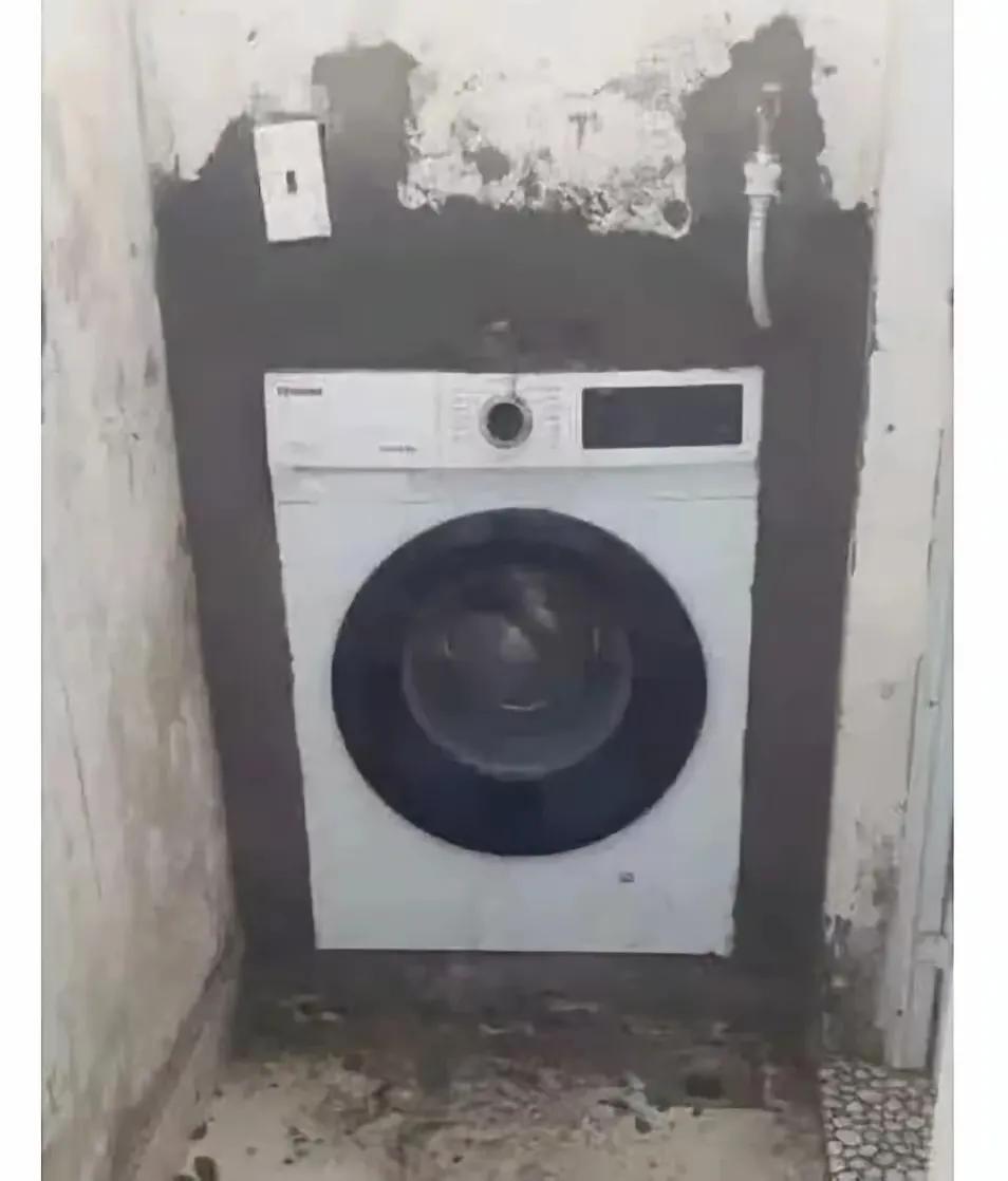 网友:
家里有个能干的男人真省心，洗衣机抖动的问题就这样完美的解决了……[皱眉]