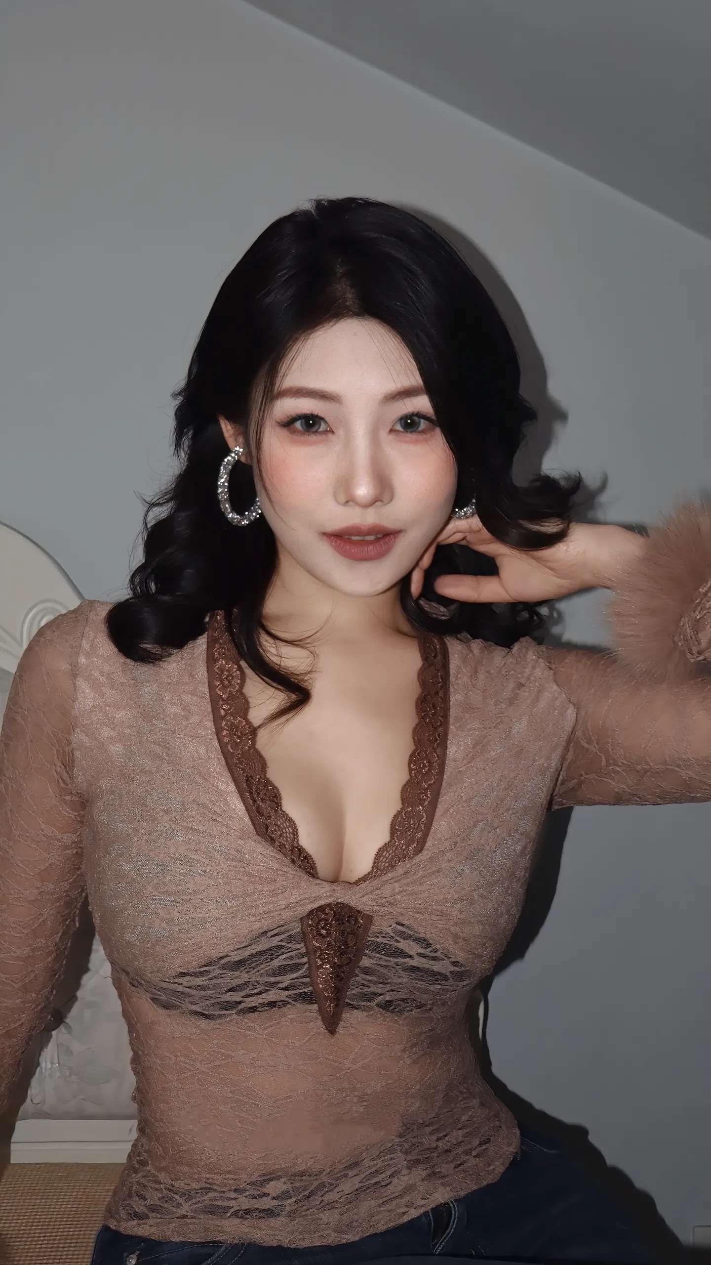 女人四十岁，达到目的就忘本，达不到就翻脸。 