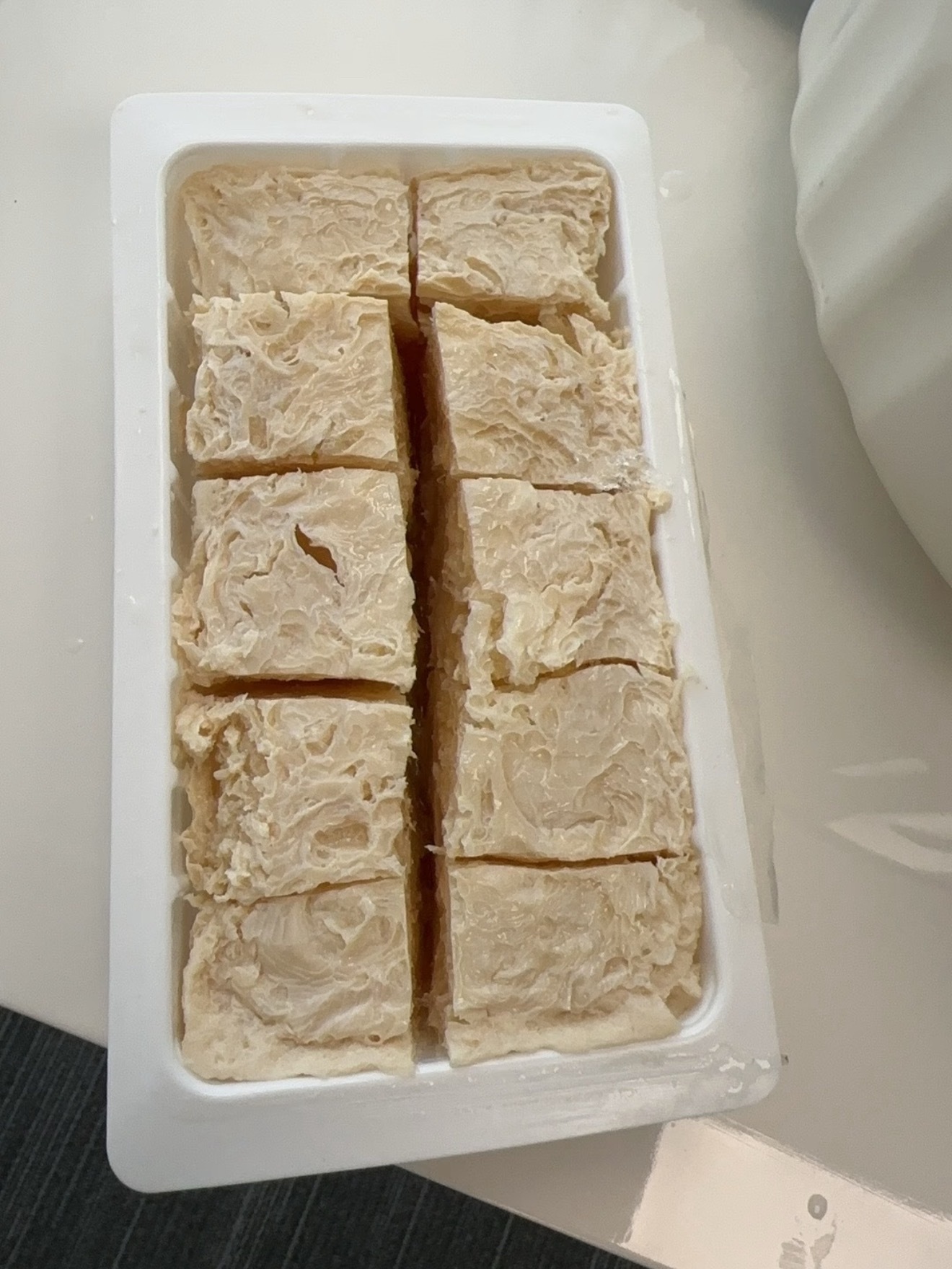 吃不吃豆腐的都沉默了，内酯豆腐冻一下就是冻豆腐了朋友们可以试一试，直接冻，要吃之