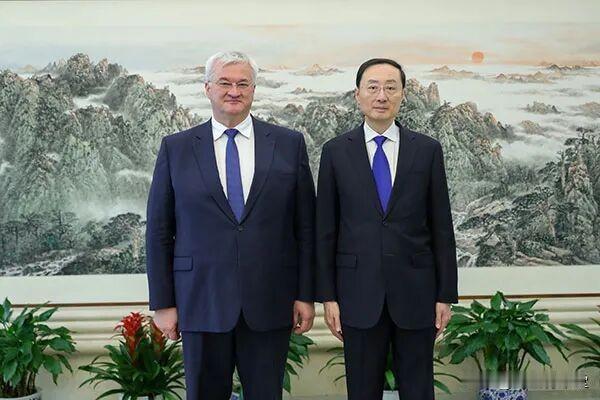 乌：派他来华是发通知

外交部发言人林剑就乌克兰在新一轮制裁方案中带上中国相关内