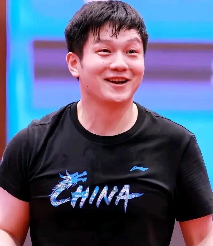 我估计樊振东以后不想去国外俱乐部打球了因为回来以后整个人都变了，他看上去真的瘦了