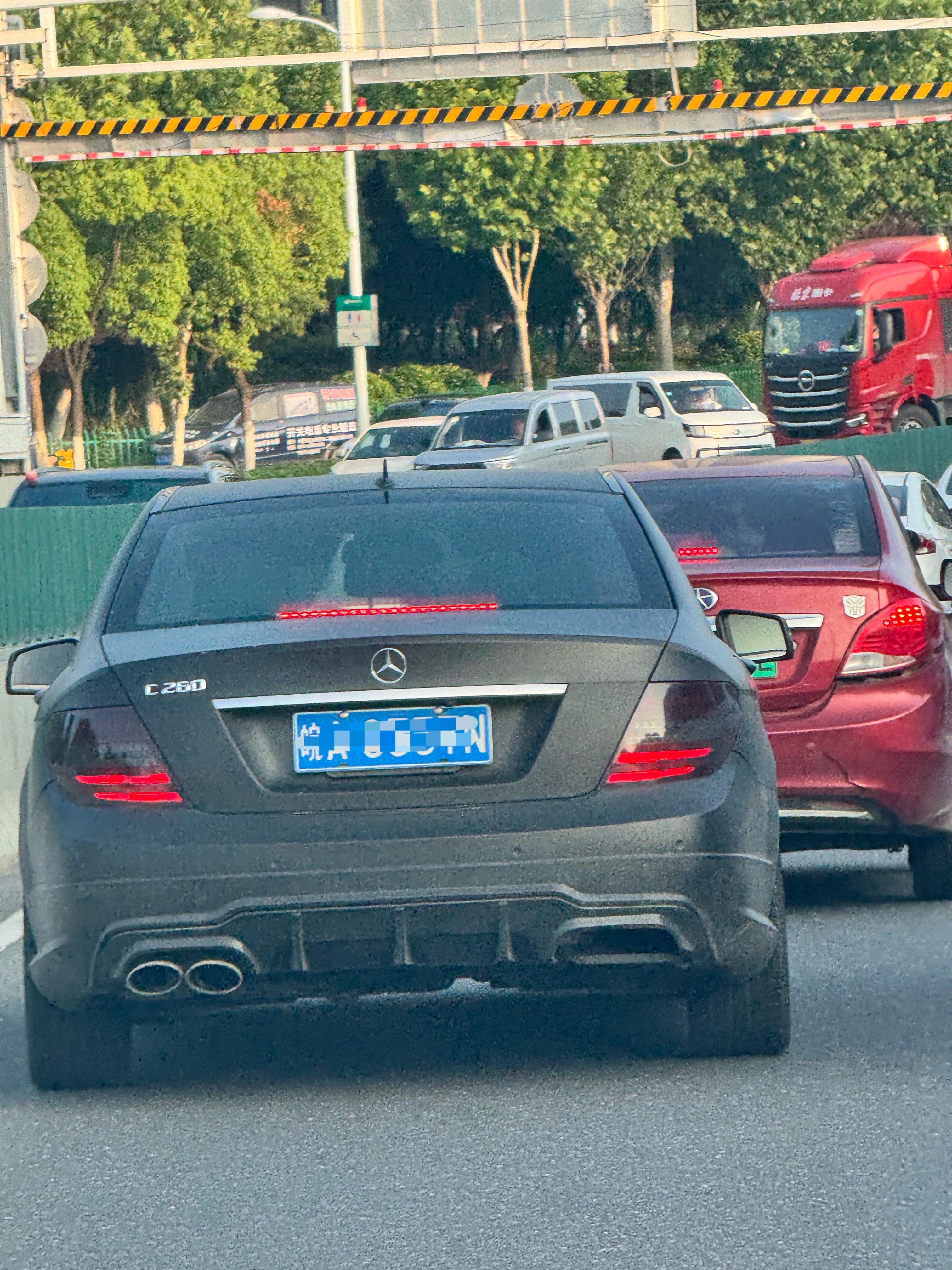 豪车超跑  双边共三出的排气装置我真的还是第一次见