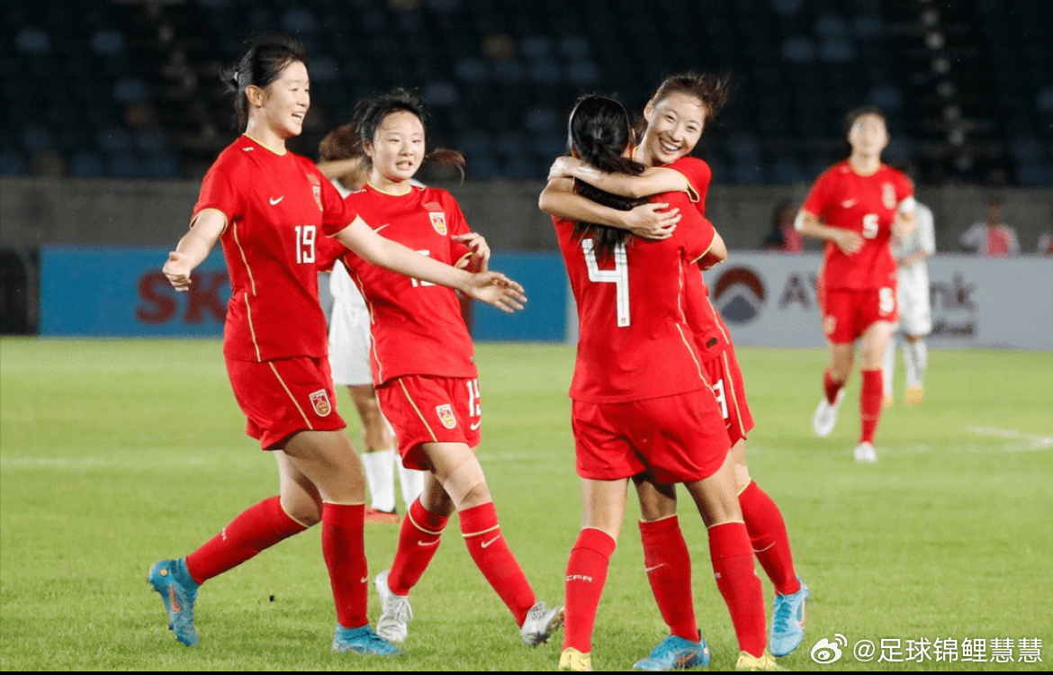 周一 女亚洲杯看法002 朝鲜女足vs中国女足 历史交锋上，朝鲜女足近年占据明显