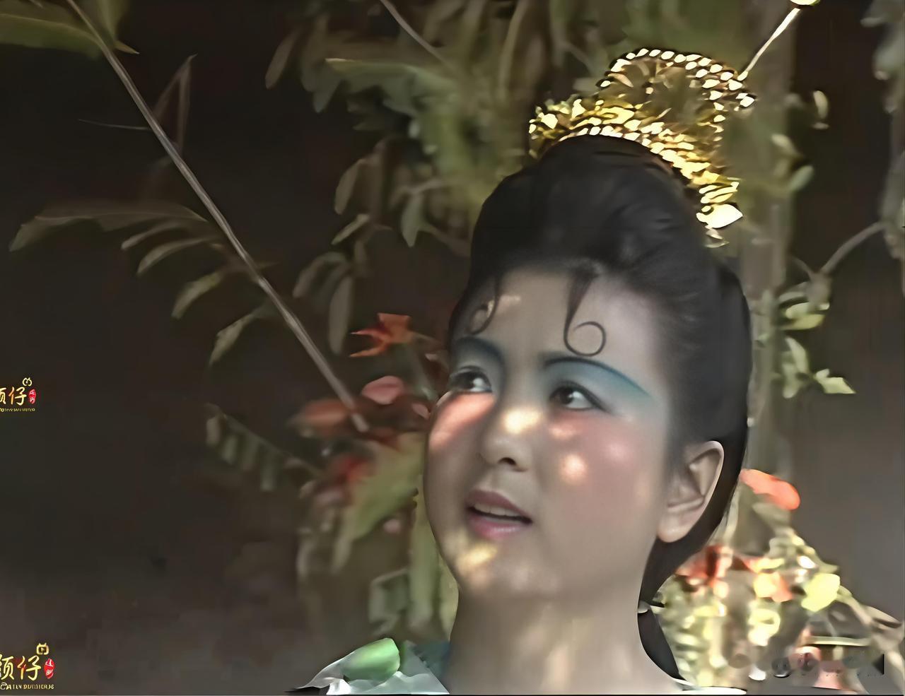 常昊，她是梅山七怪之一，本体是一条白蛇精，她青白面容，身材高大，头上束发戴盔，手