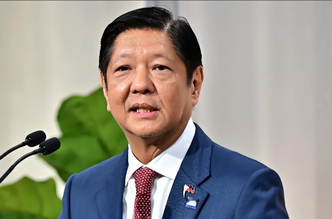 中国的“闪电援助”，恰恰是“逼”出了菲律宾的“军事摊牌”。这场在黄岩岛以东的军演