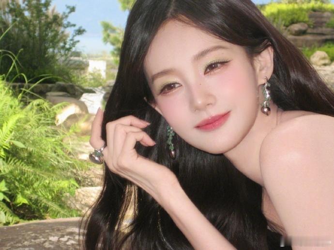 李一桐美得好清新李一桐我想象中长大的样子 清新自然，就是想象中长大的样子 