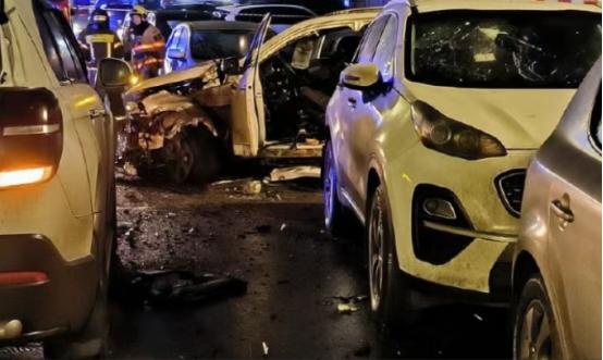 惨无人道！
泽连斯基翻脸不认人！
乌克兰光天化日发动轰炸，普京亲信当场丧生！
 