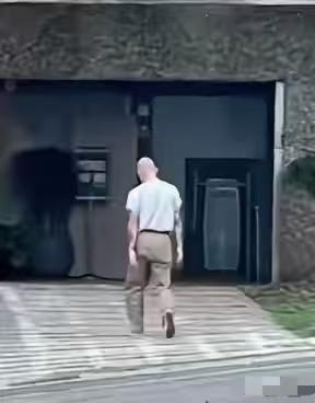 具俊晔瘦成这样了？绝对是表演的行为艺术，年青时都看不上大S，在一起也才不到3年，