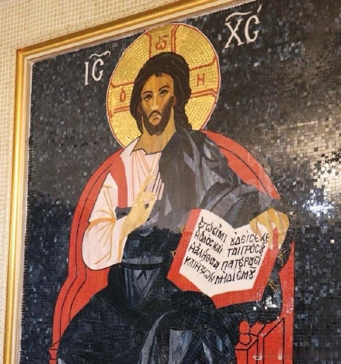 宗教人设崩塌：舒默批特朗普高价售卖中国印制的《圣经》，却背不出一段经文
一个自称