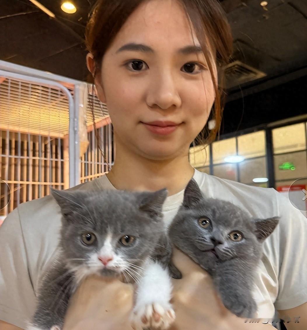 24岁美女护士付雪飞，过斑马线遭碾压，责任同分谁心安。
4月12号网上爆出个事儿