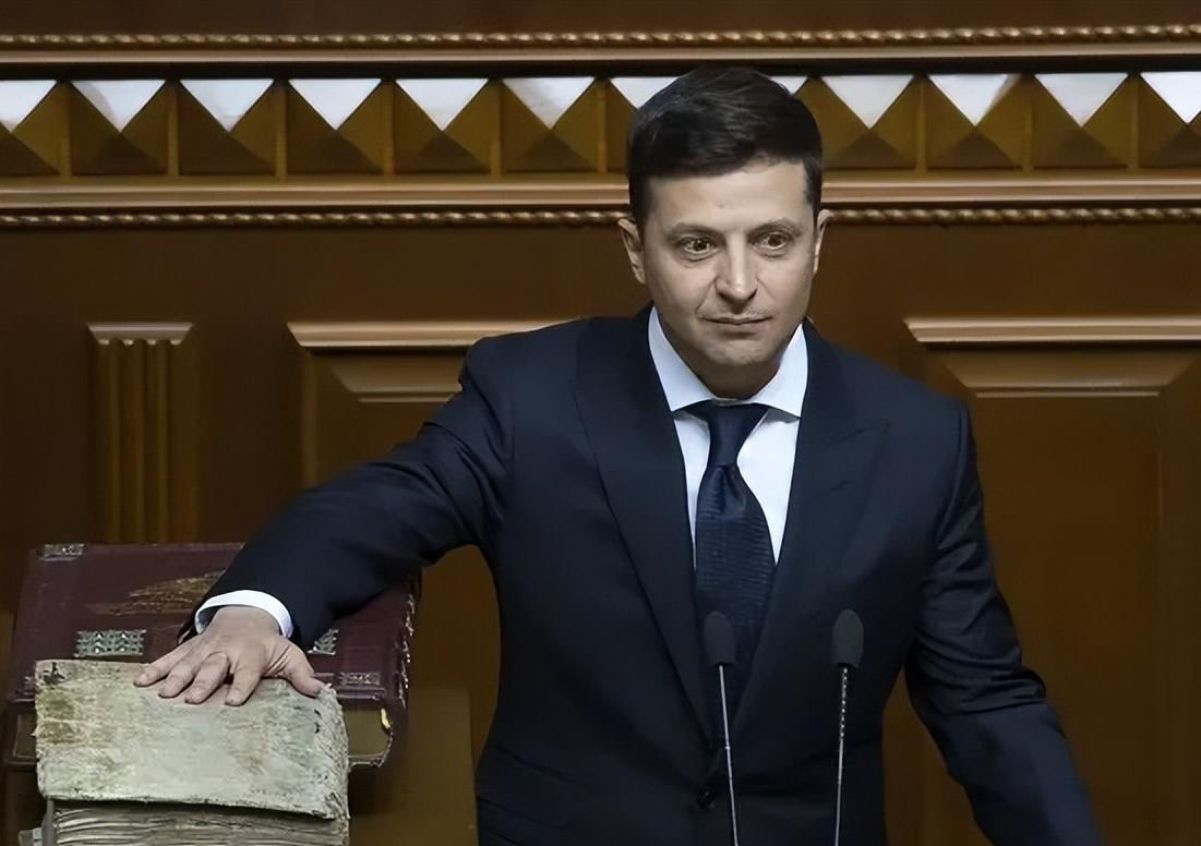 是投降还是继续战斗？泽连斯基其实已经给出答案。当地时间11月21日晚，乌克兰总统