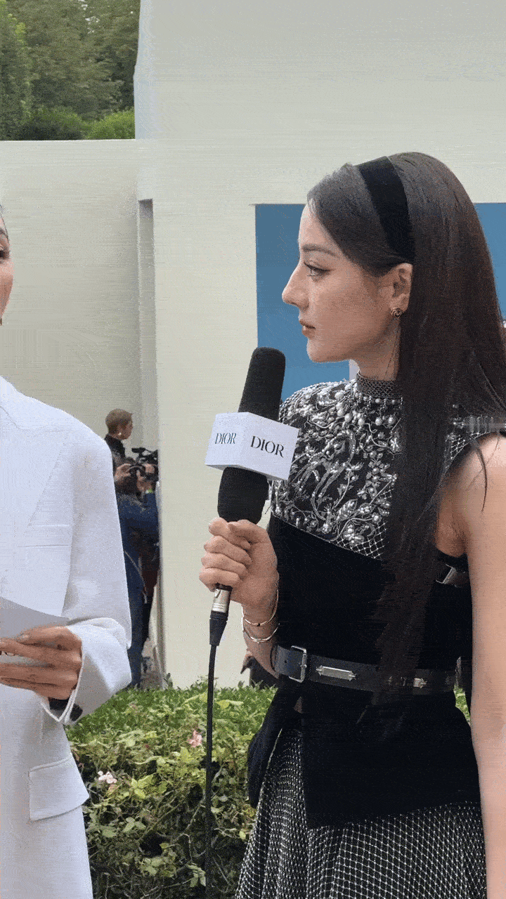 感觉迪丽热巴的额头要是再饱满一点点会更好[开学季][开学季][开学季][开学季]