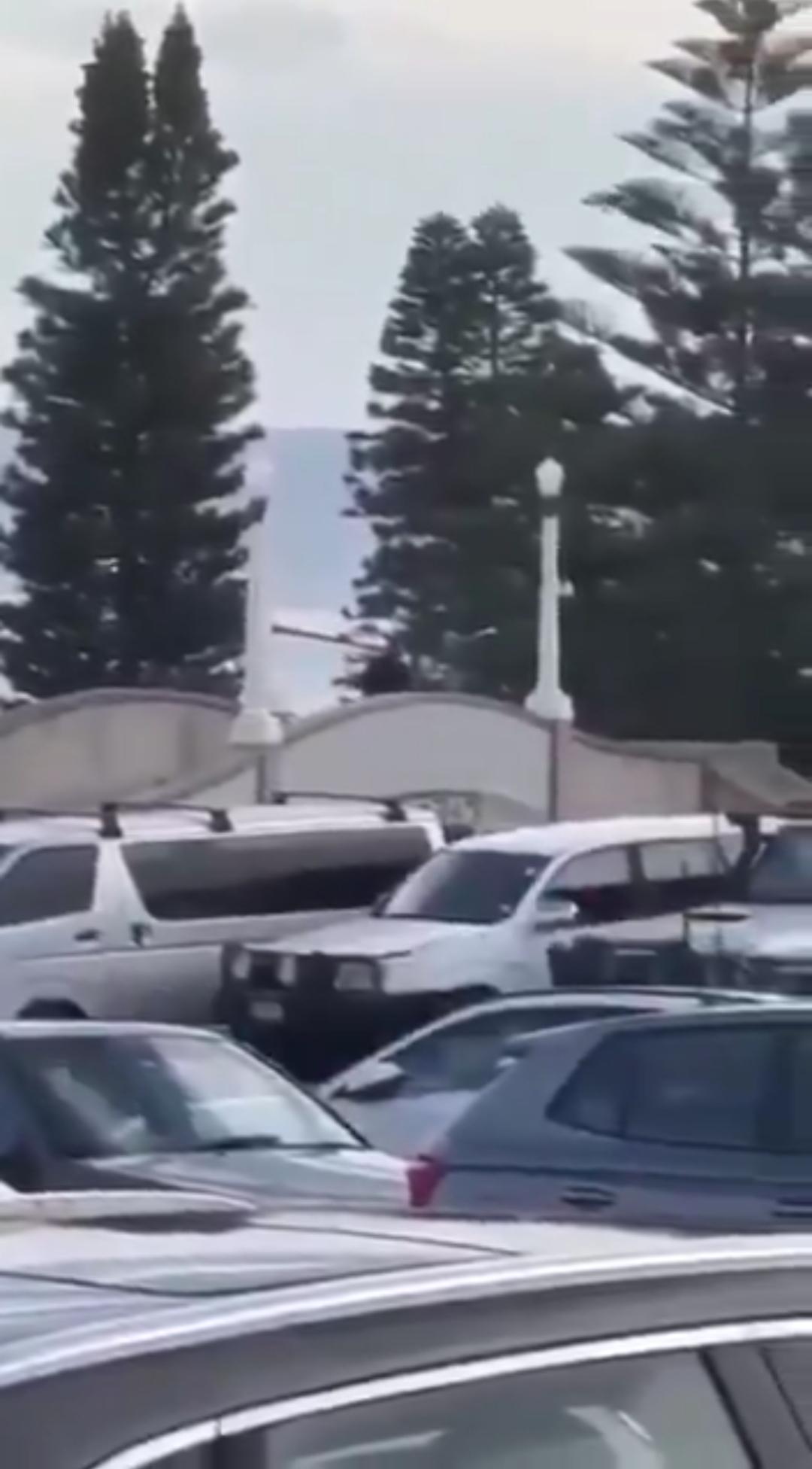 澳大利亚悉尼发生恐袭事件：

极端分子向犹太人集会人群开火，事件造成10余人死亡