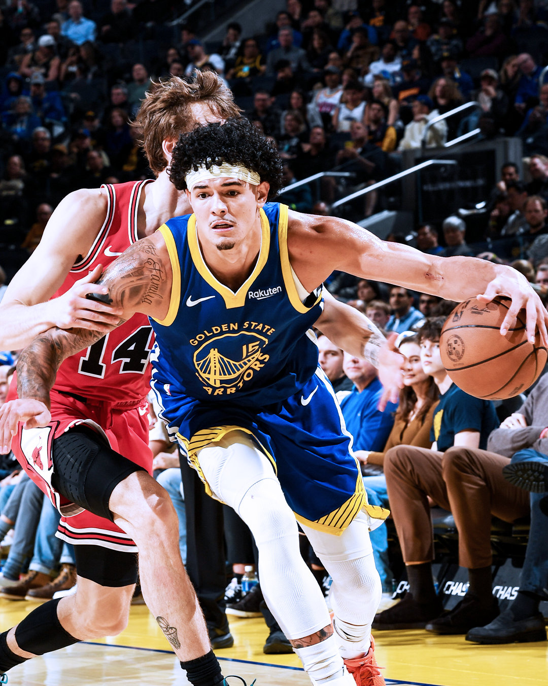 桑托斯17分，5篮板，1助攻，1盖帽。公牛vs勇士