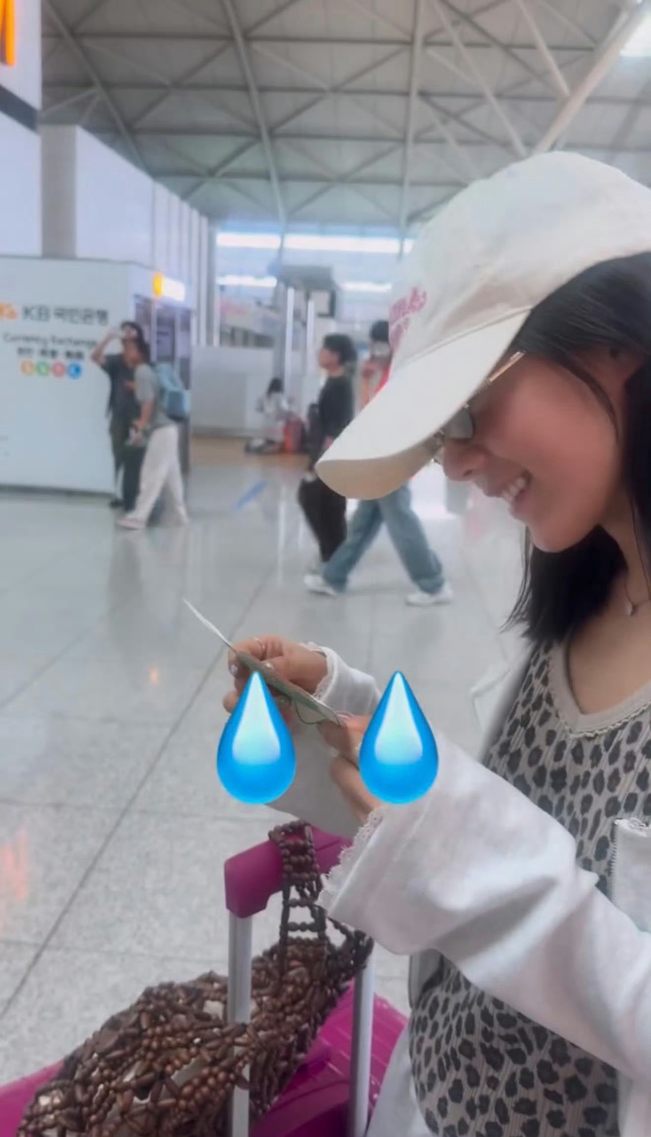 赵今麦用韩语对韩国粉丝说想见你麦麦连韩语都这么甜，这谁顶得住啊