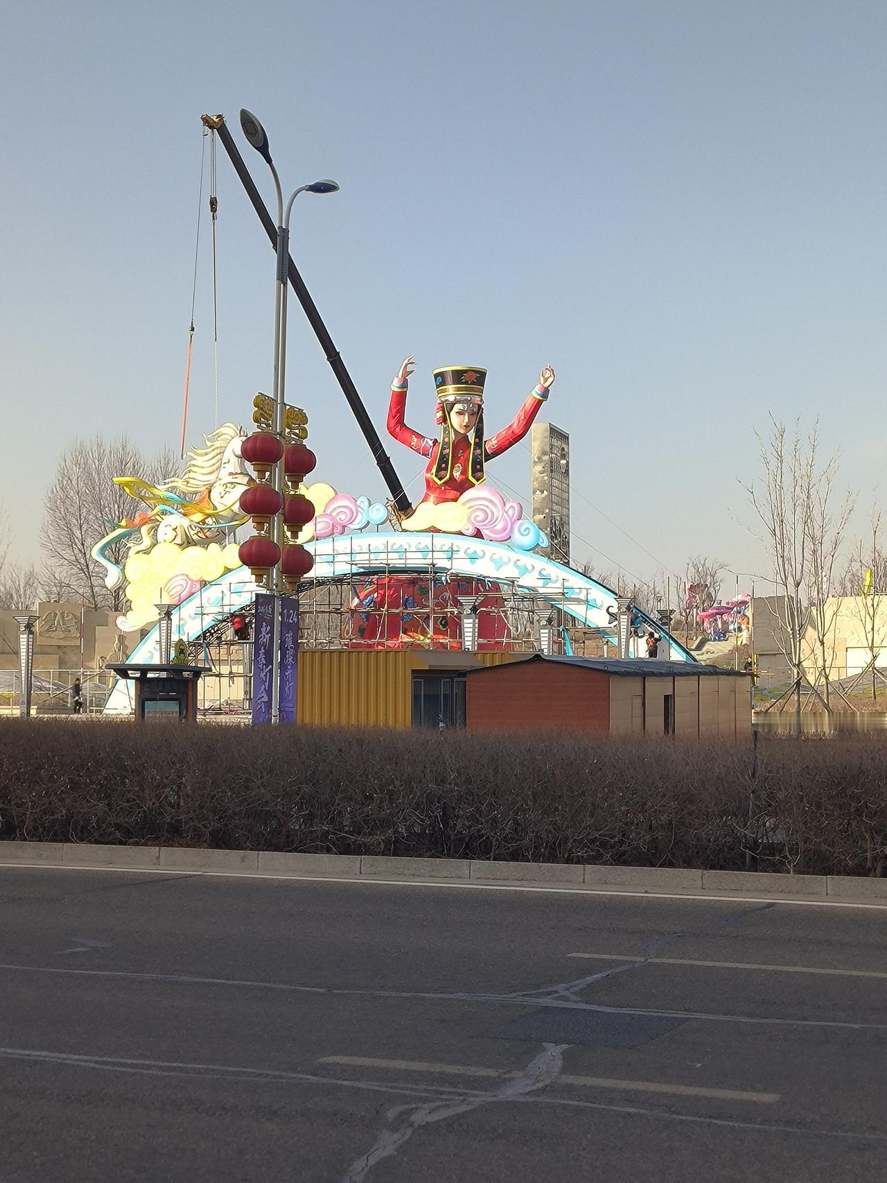 临近年关，鄂尔多斯伊旗又办了两件大事，增添了不少流量。一件是1月16日开了个大型