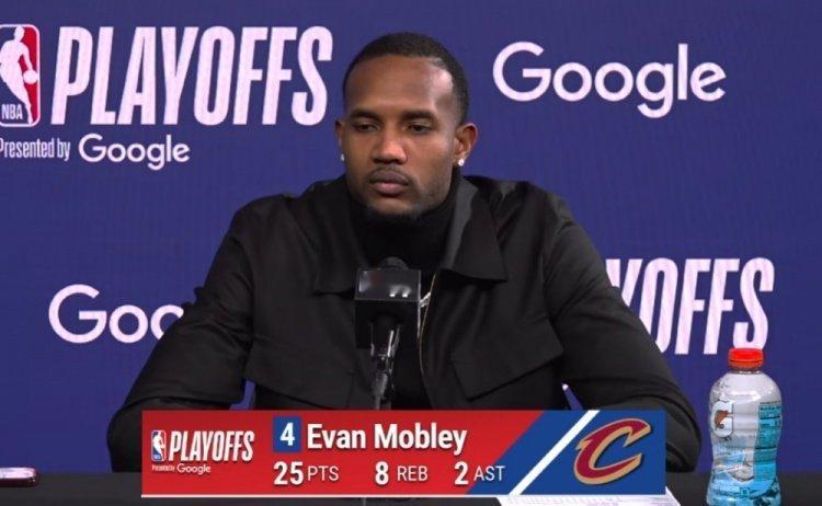 莫布里：哈登是个天生的领袖。我觉得每个人都有些仰视他，就因为他在NBA取得的所有