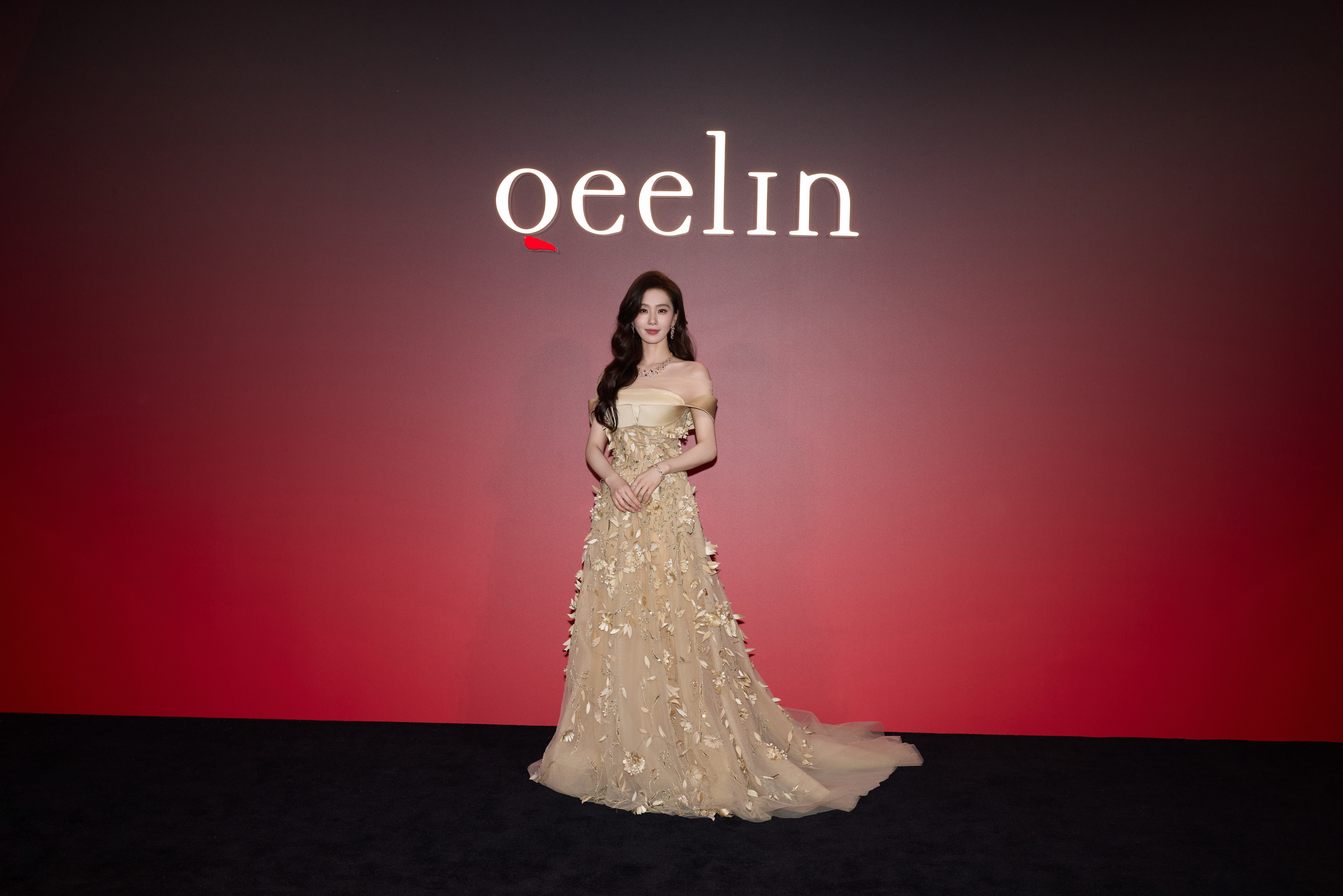刘诗诗 触摸初夏，Qeelin全球品牌代言人刘诗诗 亮相Qeelin灵侗麒境高级