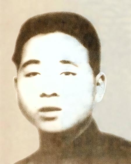 这是谁？现在的年轻人应该都不认识，毛主席的亲密战友少见的一张照片，上了年纪的人估