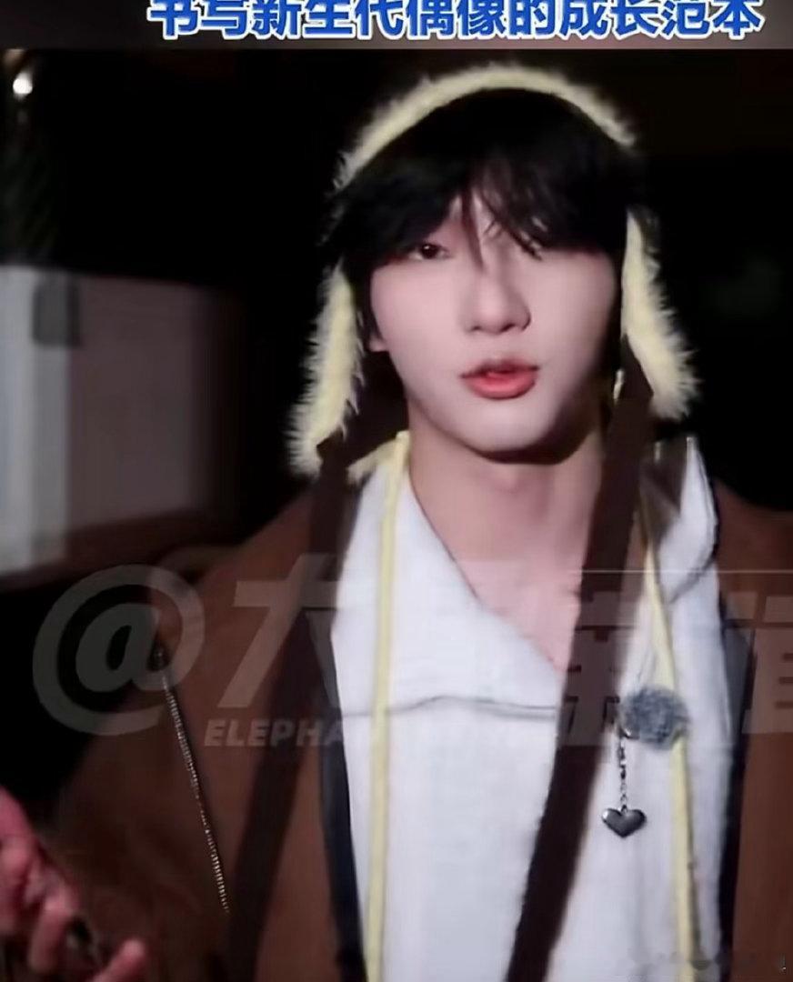 穆祉丞周五晚高疯高光时刻周五晚高疯 穆祉丞在节目里的状态就是两个字，真实。不装不