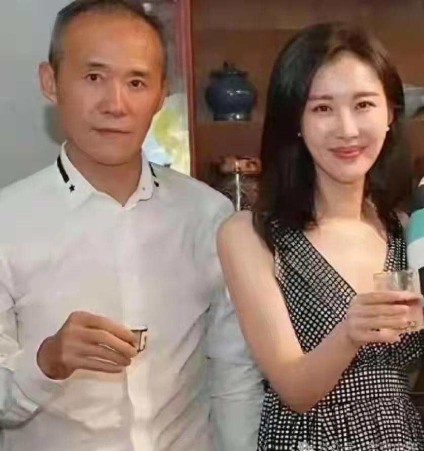 王石处在风口浪尖，某综合台台长一句“王石被抓…”，一下子风口浪尖。王石亲自辟谣，