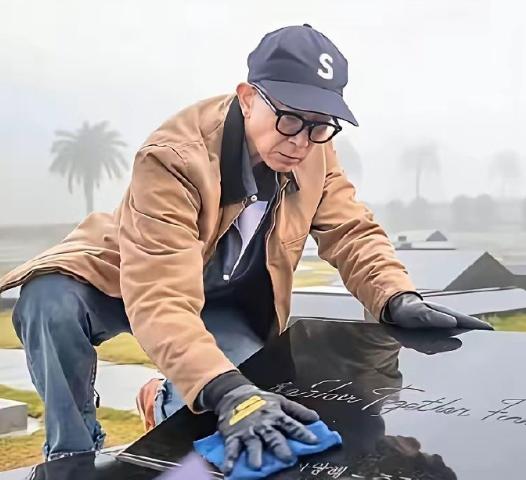 小S该不该为姐姐的去世负责，她不是保姆，不能随时守在姐姐身边。
大S一向比较任性