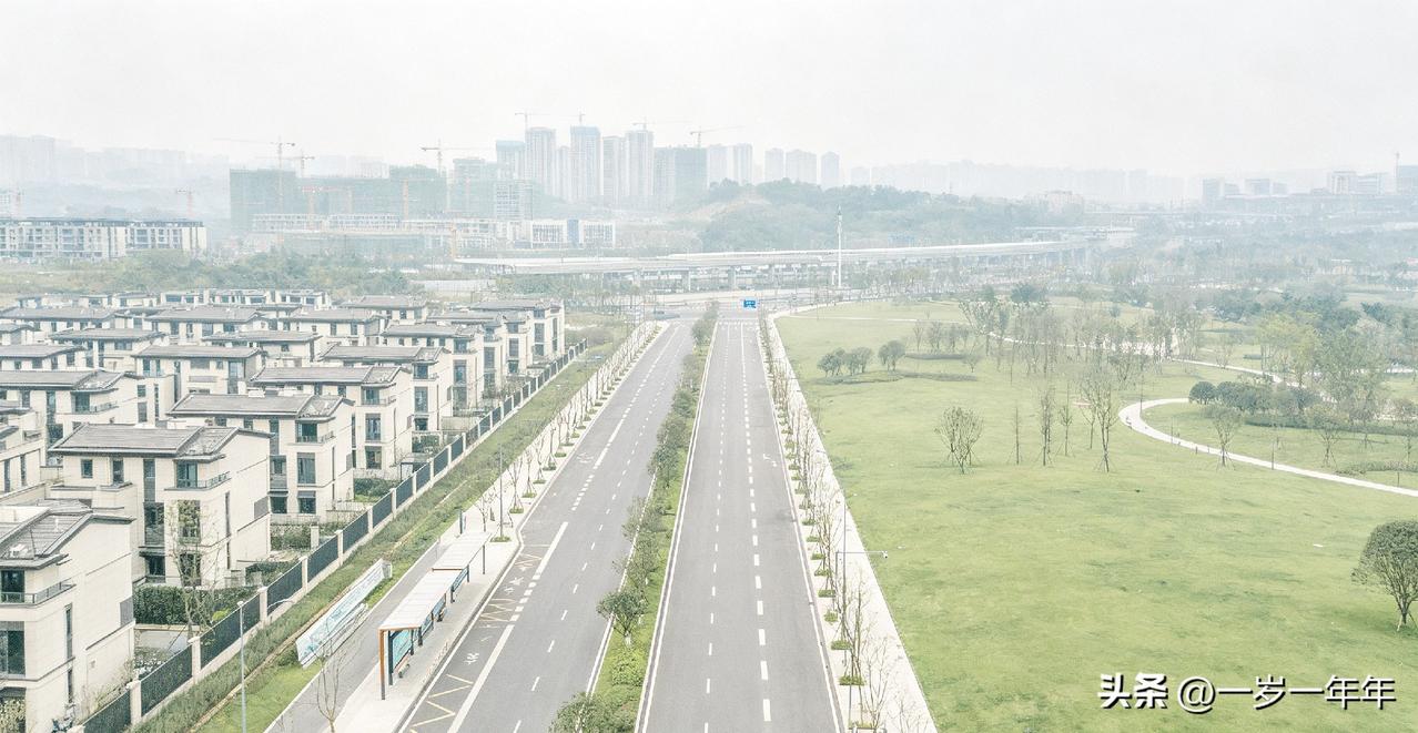 两江新区悦来，现在下手买房，到底是……
 
不少重庆购房者把目光投向两江新区悦来