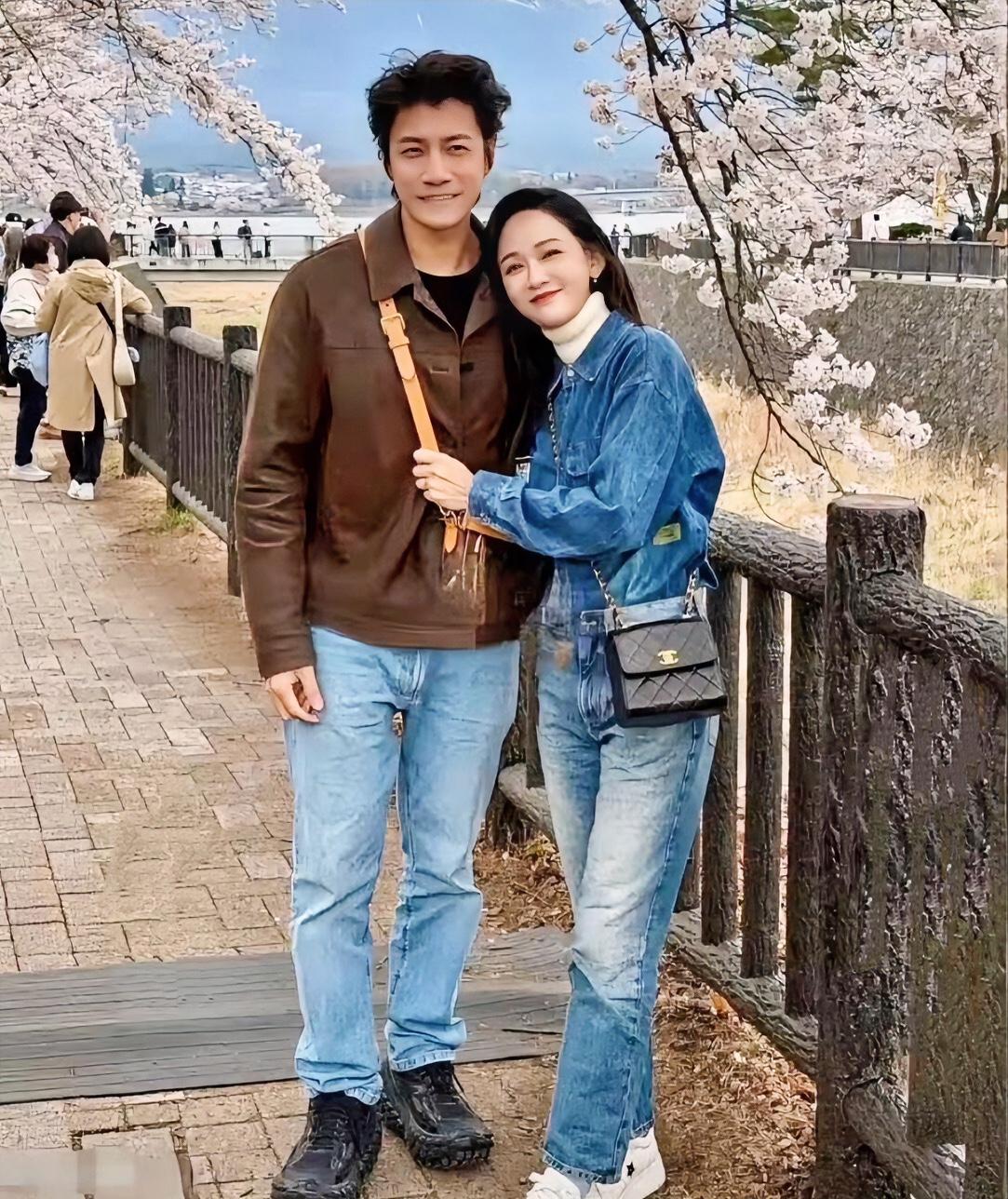都快五十了，看着年轻是年轻啊，唯一遗憾的就是没生孩子 ​​​ 娱乐 每日打卡上热