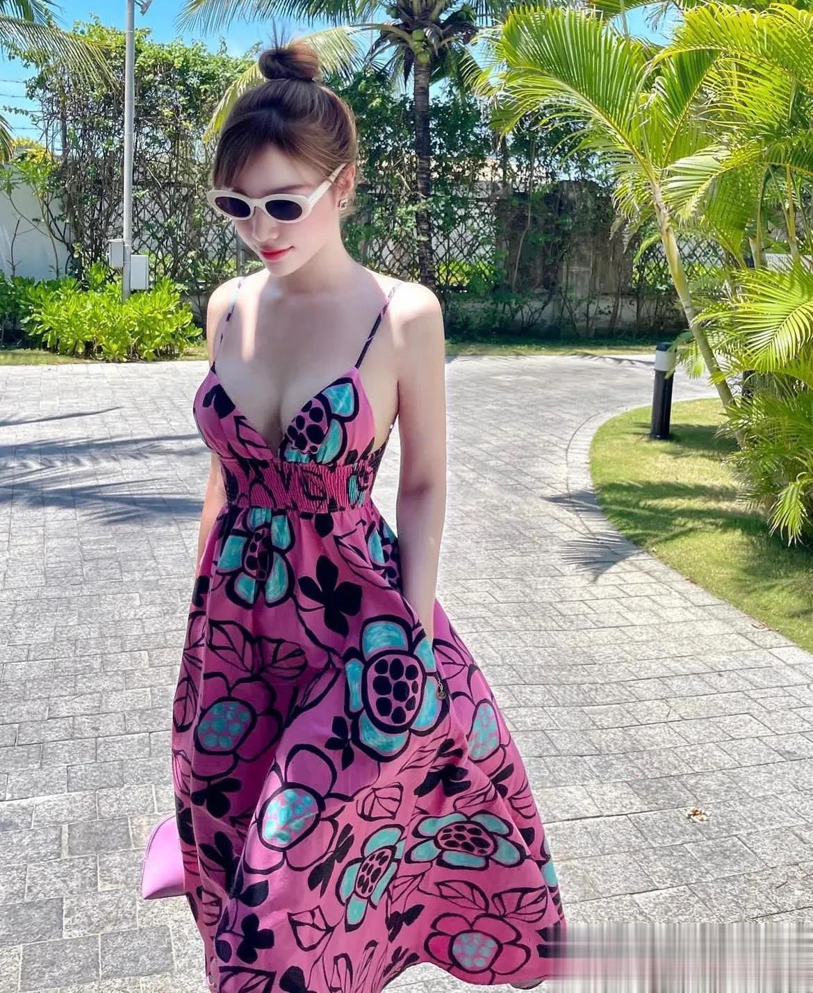 泰国华欣，也是极致的享受阳光的好地方，漫步在酒店的园林里，椰树树影婆娑，阳光灿烂