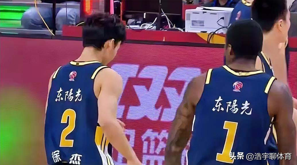 2.13米nba内线悍将即将加盟广东，杰师傅迎来新搭档，黑又硬大中锋外援能否解救
