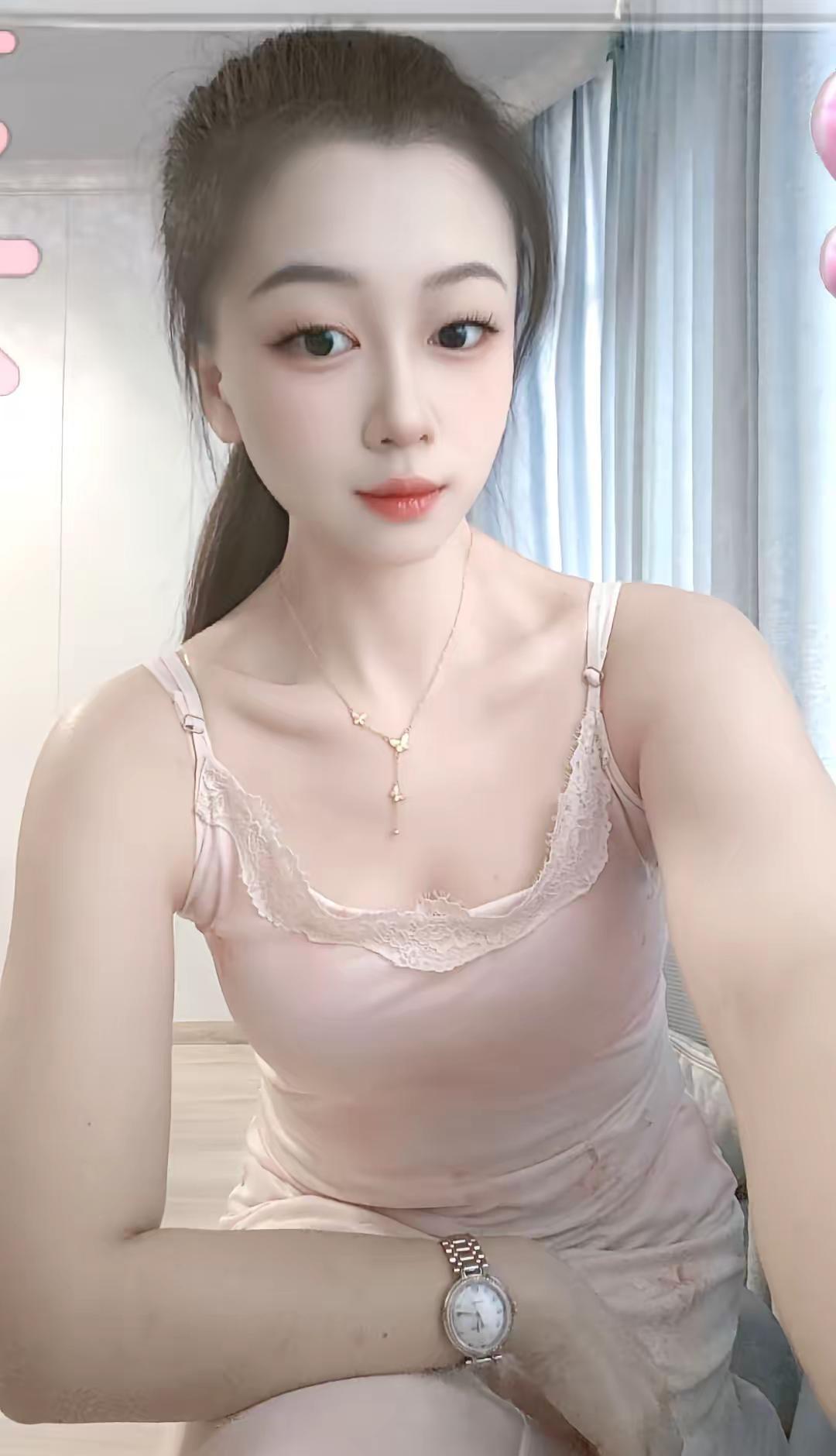 “爱意出现，大部分是因为女方漂亮，爱意延续大部分是因为男方真诚，而爱情长久一定需