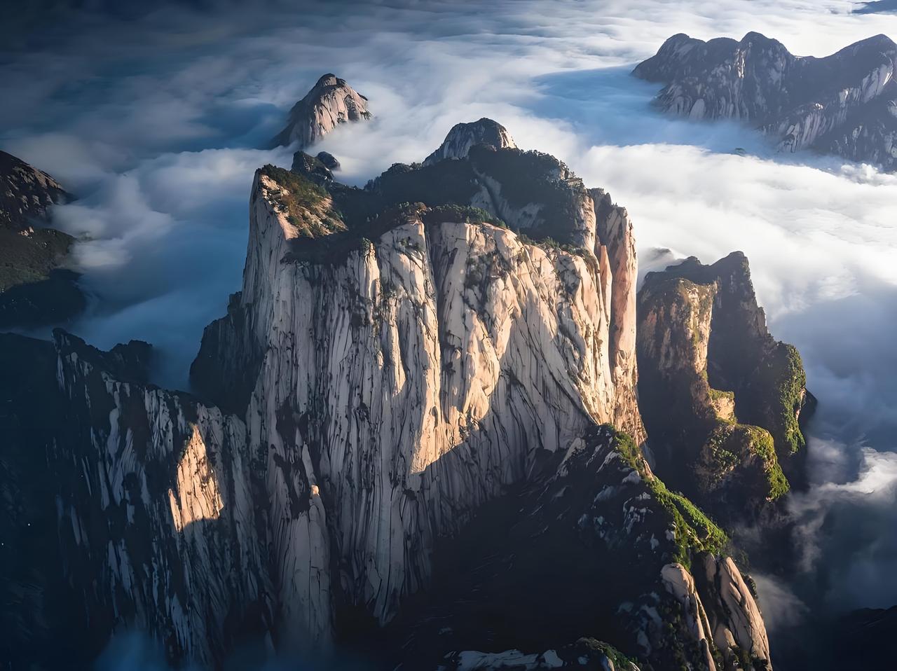 航拍华山惊现“不周山”遗迹？古人神话竟不是瞎编的！古人竟在记录真相？
 
家人们